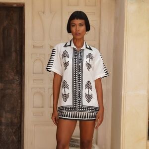 Mo Maya Tara Linen White and Black Top One Size